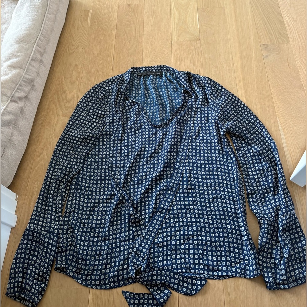 Patterson J. Kincaid Navy and White Printed Blouse